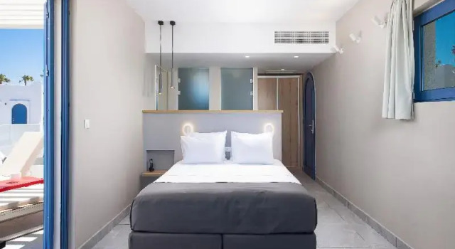 Полулюкс The Aeolos Beach Hotel