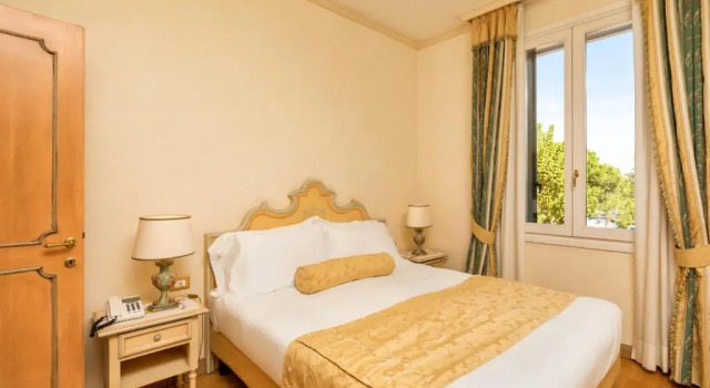 Люкс с видом на залив Hotel Villa Laguna