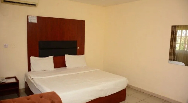 Ilon Crystalz Concept Hotel