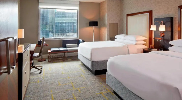 Четырёхместный номер Standard с видом на город Renaissance Atlanta Midtown Hotel