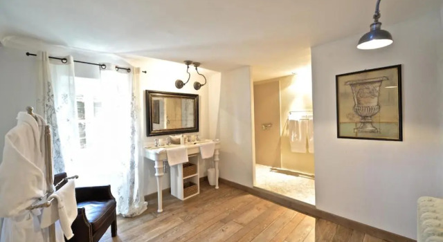Villa Hautvallon, Rezervovat Vila Hotely v Gordes s parkováním, Parkování