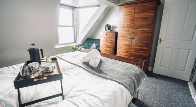Modern Penthouse Apartment in Cobh Town, Book Apartment Cobh 