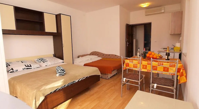 Apartment 785