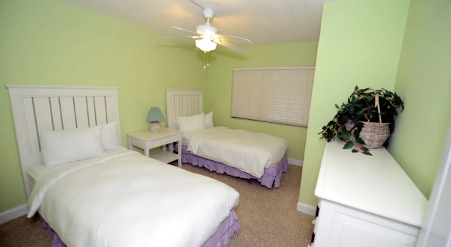Vacation Rentals by REMAX of the Islands, Забронировать Отель Отели Санибел с бассейном, рядом с Sanibel Sea School, Бассейн