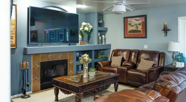 Spacious, Fully Equipped 5BR Home w/ Pool, Забронировать Отель Глендейл 