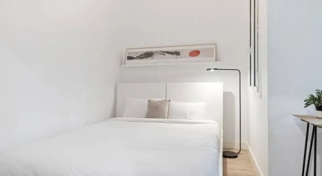 Stunning 2 Bedroom amd Bath Apartment in Eixample, Забронировать Апартаменты/квартира Эшампле Барселона, рядом с Jove Regina Theatre