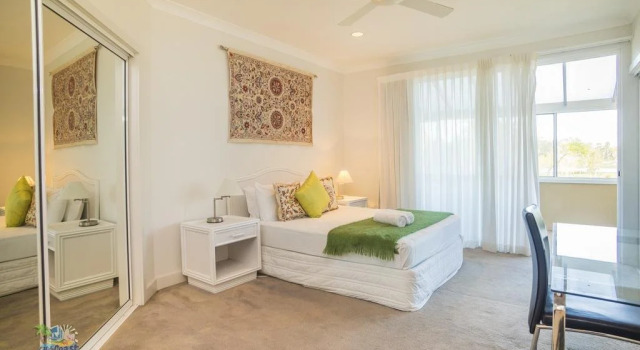 Castaway at the Greens, Book Hotel Hope Island Gold Coast
