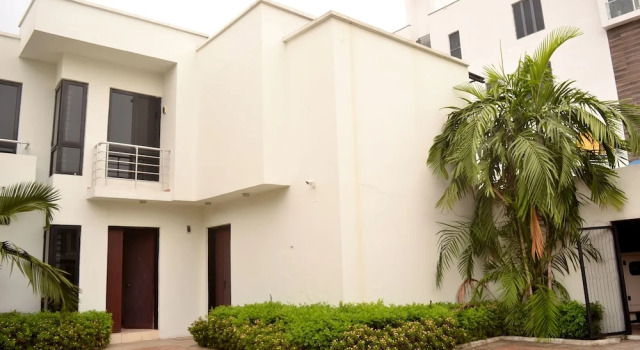 Running Brook Apartments, Buchen Sie Ferienwohnung Hotels in Lagos mit Frühstück, Frühstück