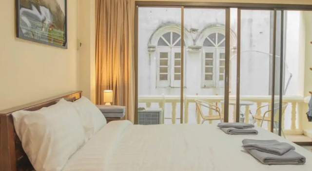 Четырёхместный семейный номер Standard с балконом Maiiam Guesthouse Patong Beach