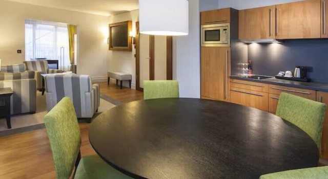 Двухместный номер Standard Дуплекс с видом на озеро Hilton Frankfurt Gravenbruch