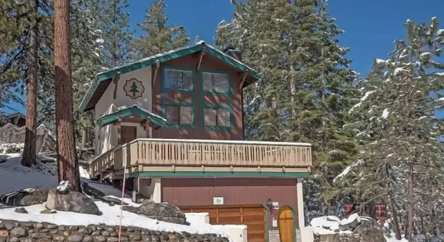 3411 Pine Hill Road 3 Bedroom Home by RedAwning, Забронировать Отель Саут-Лейк-Тахо South Lake Tahoe Area, рядом с Канатная дорога Эриал-Трамвей