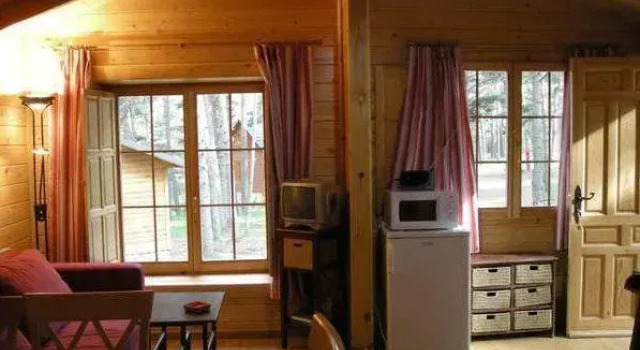 Camping Las Corralizas, Prenota Campeggio Campeggi e glamping a Alto Tajo, Campeggio
