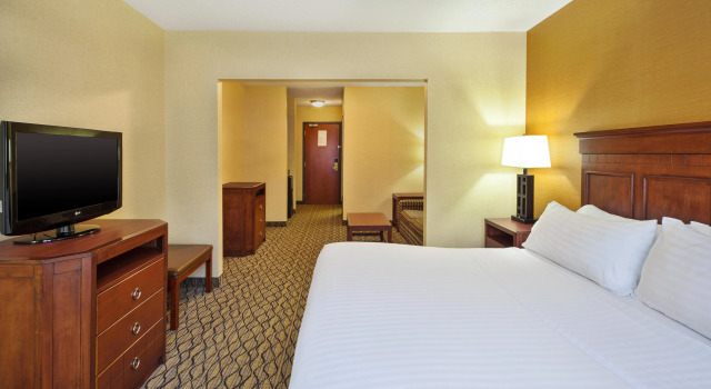 Holiday Inn Express Hotel & Suites Belleville by IHG