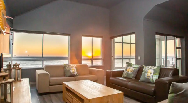 Spacious Luxury 3 Bedroom Apartment B401 Sea Spray, Book Lejlighed Hoteller i Table View med parkering, Parkering