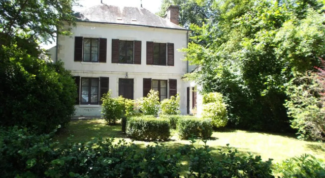 VILLA ESPERANZA Chambre de plain-pied, indépendante, à 200m du château de Valençay proche Zoo de Beauval et Châteaux de La Loire, Book Villa  