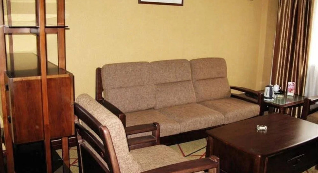 Kunming Haitang Hotel, Rezerwuj Hotel Hotele w Kunming z parkingiem, Parking
