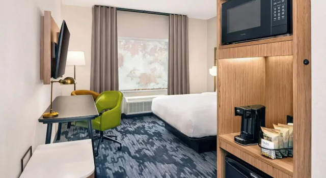 Номер Standard Fairfield by Marriott Inn & Suites Gravenhurst Muskoka