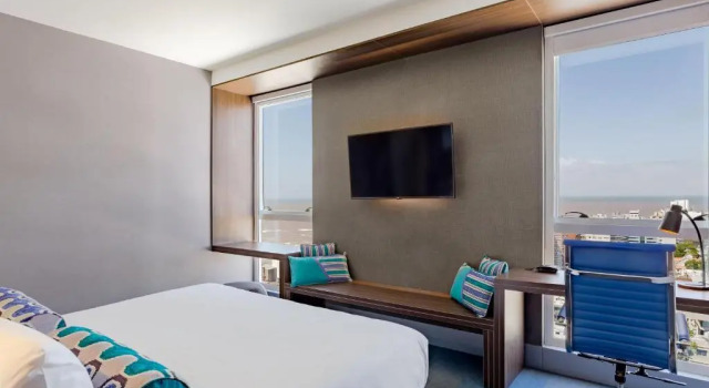 Двухместный номер Standard с видом на реку Aloft by Marriott Montevideo