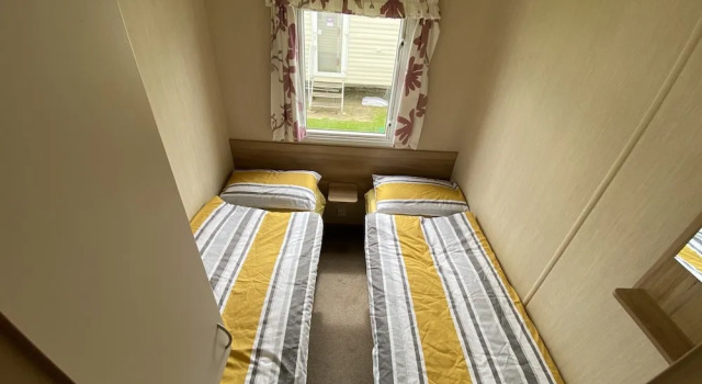 3 Bed 8 Berth Caravan in California Cliffs - M1, Varaa Lomakoti Mökit kohteessa Merseyside, Mökki