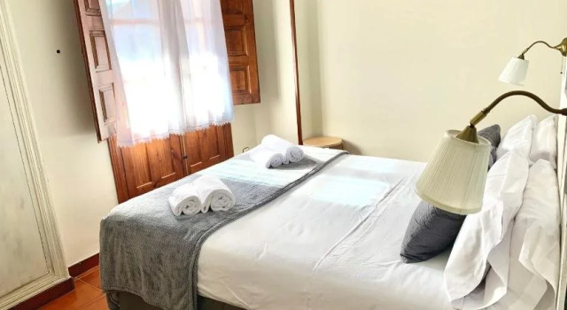 Hotel Rural Tia Margot, Забронировать Отель Отели в центре Канделарио с завтраком, отели в центре Канделарио с завтраком