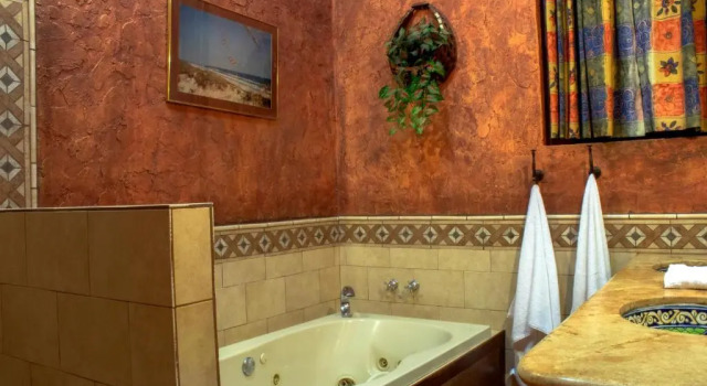 Люкс с балконом Casa Alebrijes Hotel