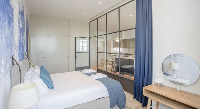 Апартаменты Modern Coastline Apartment