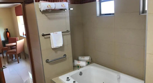 Полулюкс Hostalia Hotel Expo & Business Class