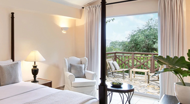 Бунгало Daphnila семейное с видом на сад Grecotel Daphnila Bay