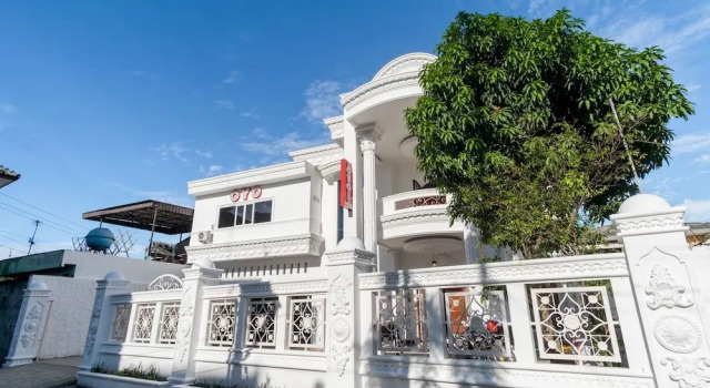 OYO 471 Taj Residence Syariah, Rezerwuj Hotel Medan Sumatra