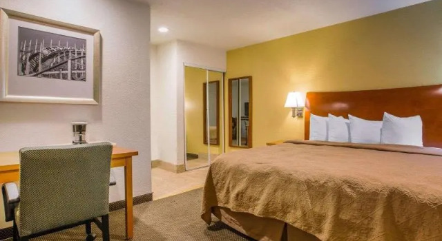 Номер Standard с балконом Quality Inn Santa Cruz Downtown Area