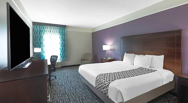 Люкс c 1 комнатой La Quinta Inn & Suites by Wyndham Port Lavaca