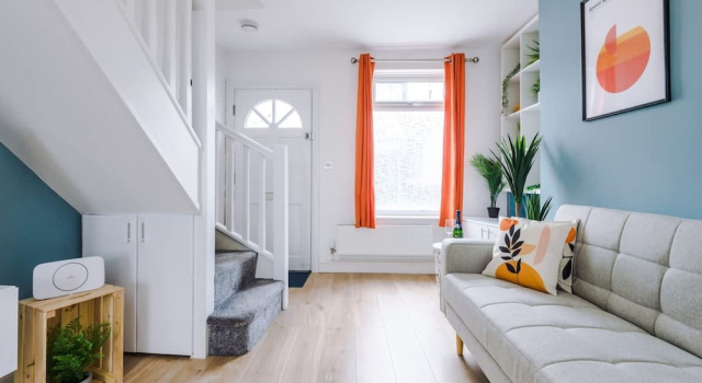Stylish Home Incredible Location Sleeps 5