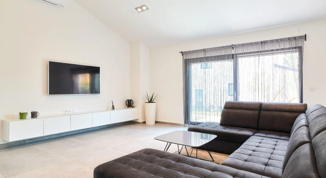 Beautifully decorated villa with pool ideal for vacation with your family., Book Villa Monte Kruj Istria