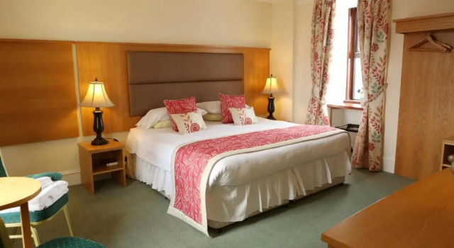 Homesly The Station Hotel