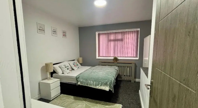 1 Room Ensuite Flat - Sleeps 2 With Sky Full Fibre, Varaa Lomakoti Mökit kohteessa Merseyside, Mökki