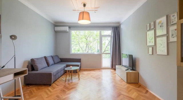 FM Deluxe 1-BDR Apartment - Style Meets Charm, Забронировать Апартаменты/квартира Апартаменты Софии, рядом с Королевский дворец, Апартаменты/квартира