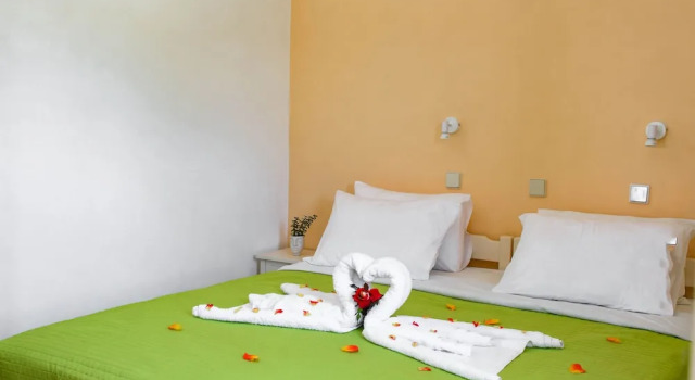 Апартаменты с балконом и с видом на горы Litinas Apartments with pool
