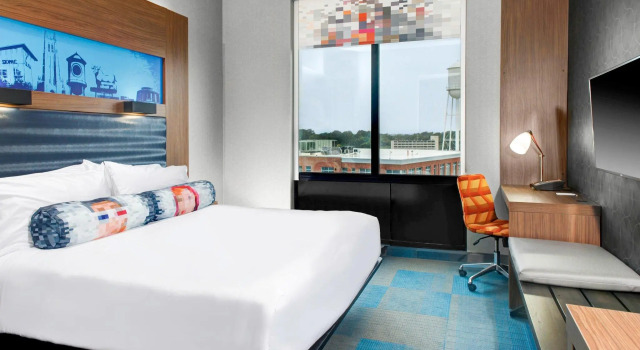 Двухместный номер Standard Aloft by Marriott Durham Downtown