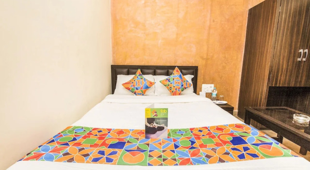 Двухместный номер Premium FabHotel De Sivalika - 500m from Belur Math