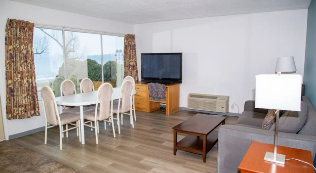 Люкс c 1 комнатой с видом на озеро Spanish Villa Resort