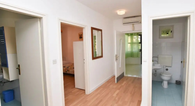 Apartments Crni Ante, Забронировать Апартаменты/квартира Апартаменты Примоштен, рядом с Пляж Мала Радуча, Апартаменты/квартира