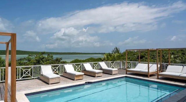 Turtle Pointe - Lux New Windermere Home W/pool, Boat Dock, Beach 3 Bedroom Home