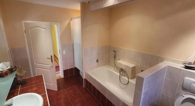 Ferienhaus Fichtenwalde, 160qm, 3SZ, 2BD, Küche, VDSL, Rezervovat Hotel Hotely v Braniborsko s parkováním, Parkování