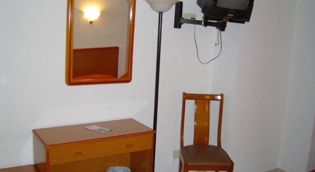 Hotel Lázaro, Book Hotel Hotels in Aragon with Parking, Parking