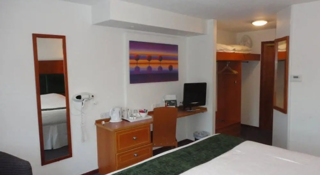 The Villa Express Kirkham
