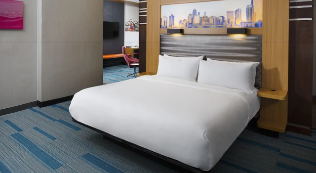 Двухместный номер Standard с видом на город Aloft by Marriott Charlotte City Center
