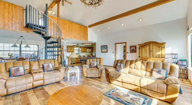 Коттедж New Mexico Cabin Hideaway w/ Eagle Nest Lake Views
