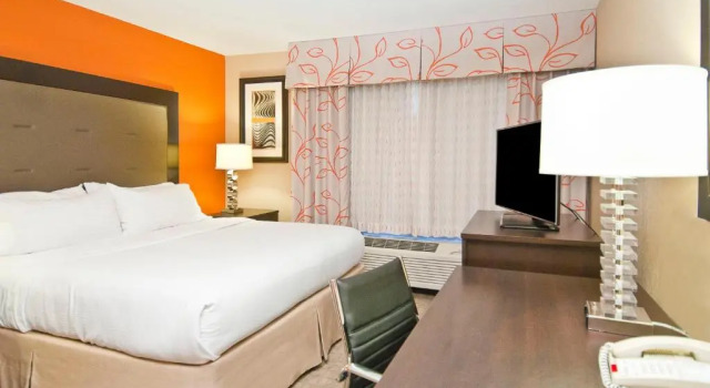 Люкс Holiday Inn Hotel & Suites Slidell by IHG