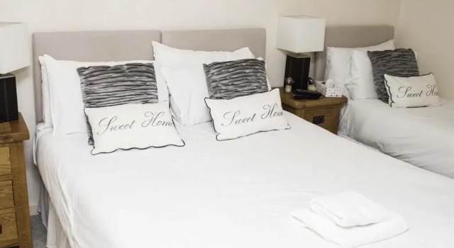 Трёхместный номер Superior The Castle Inn Hotel