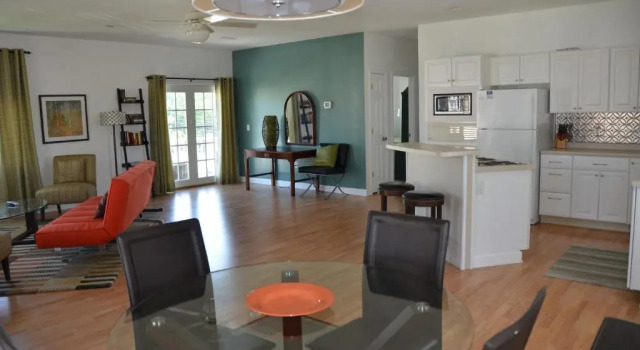 Апартаменты Inn at Huntingfield Creek